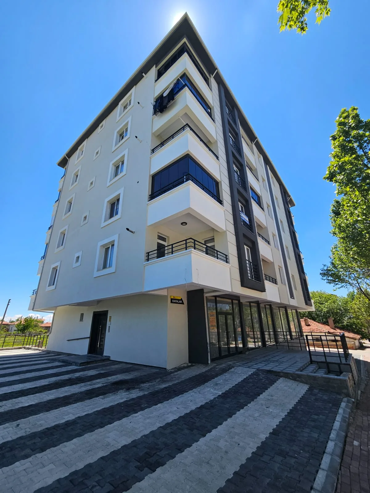 SATILIK SELGAH BULVAR ÜSTÜ GENİŞ ULTRA LÜKS ARAKAT 2+1 SIFIR DAİRE - 6