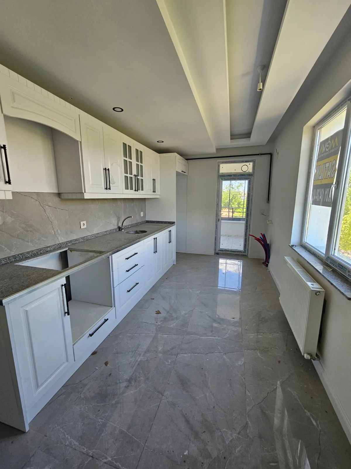 SATILIK SELGAH BULVAR ÜSTÜ GENİŞ ULTRA LÜKS ARAKAT 2+1 SIFIR DAİRE - 4
