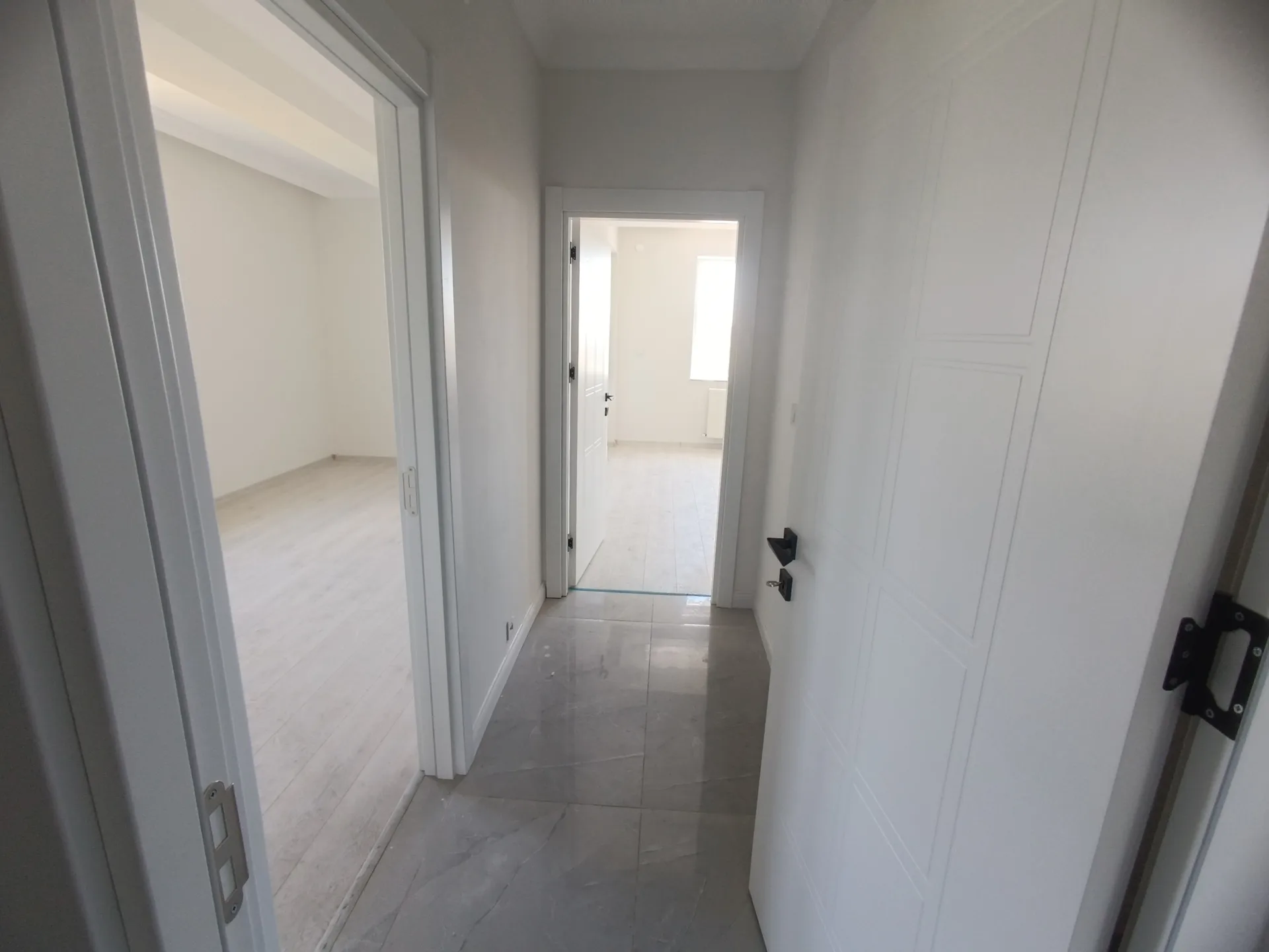 SATILIK SELGAH BULVAR ÜSTÜ GENİŞ ULTRA LÜKS ARAKAT 2+1 SIFIR DAİRE - 9